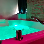 Διαμέρισμα Lx203 Suite Romantique Jacuzzi Prive - Love Room *